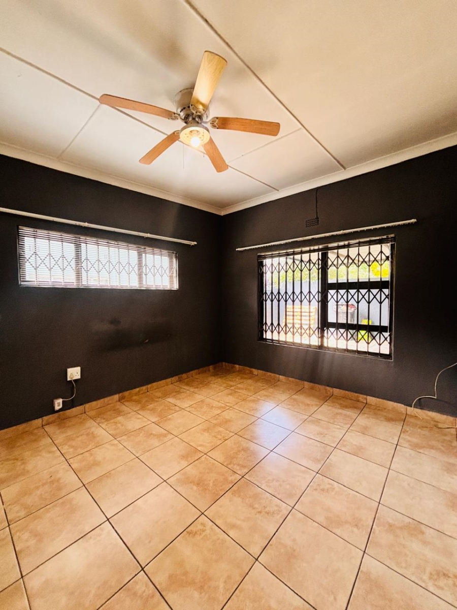 6 Bedroom Property for Sale in Krugersdorp West Gauteng