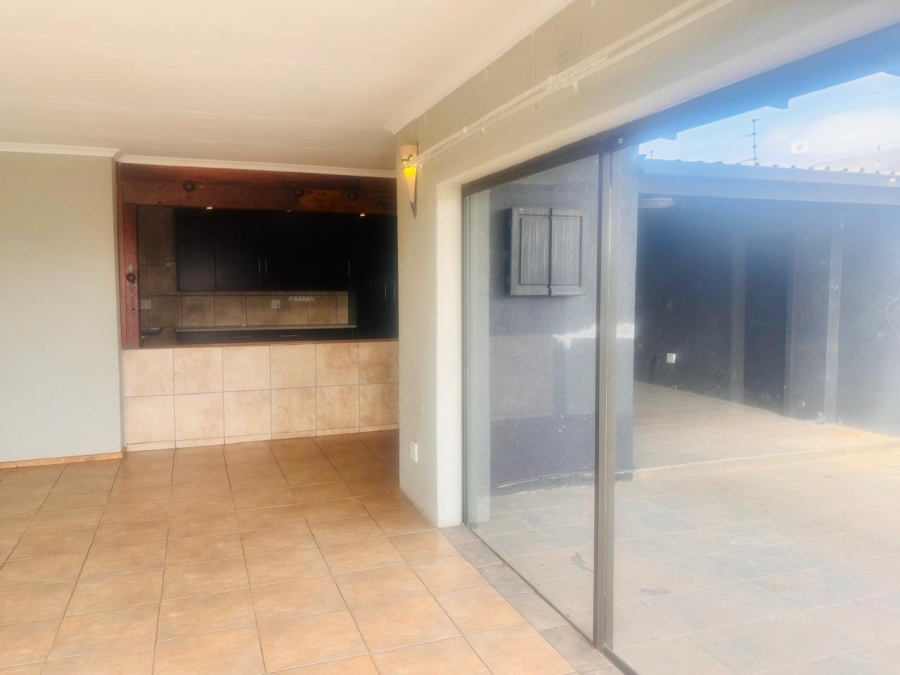 6 Bedroom Property for Sale in Krugersdorp West Gauteng