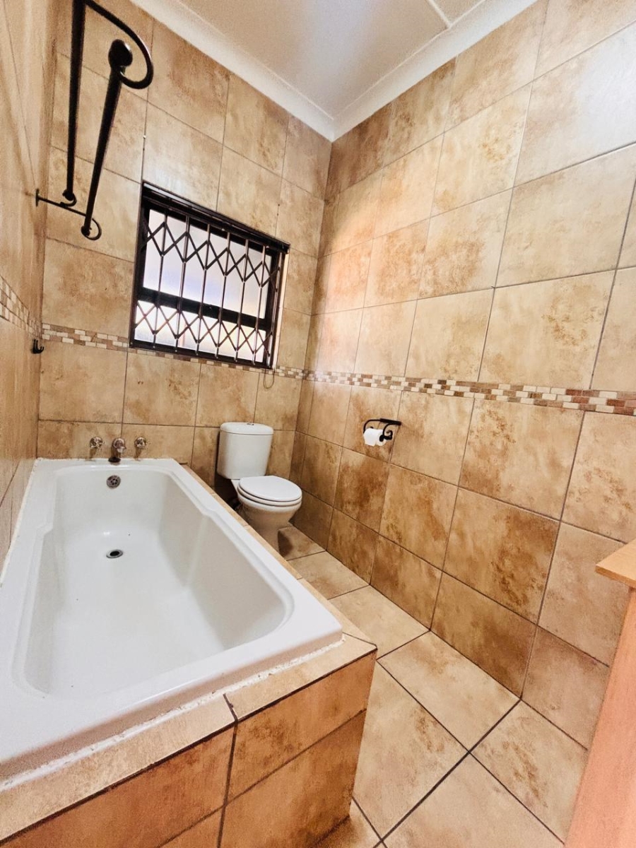 6 Bedroom Property for Sale in Krugersdorp West Gauteng