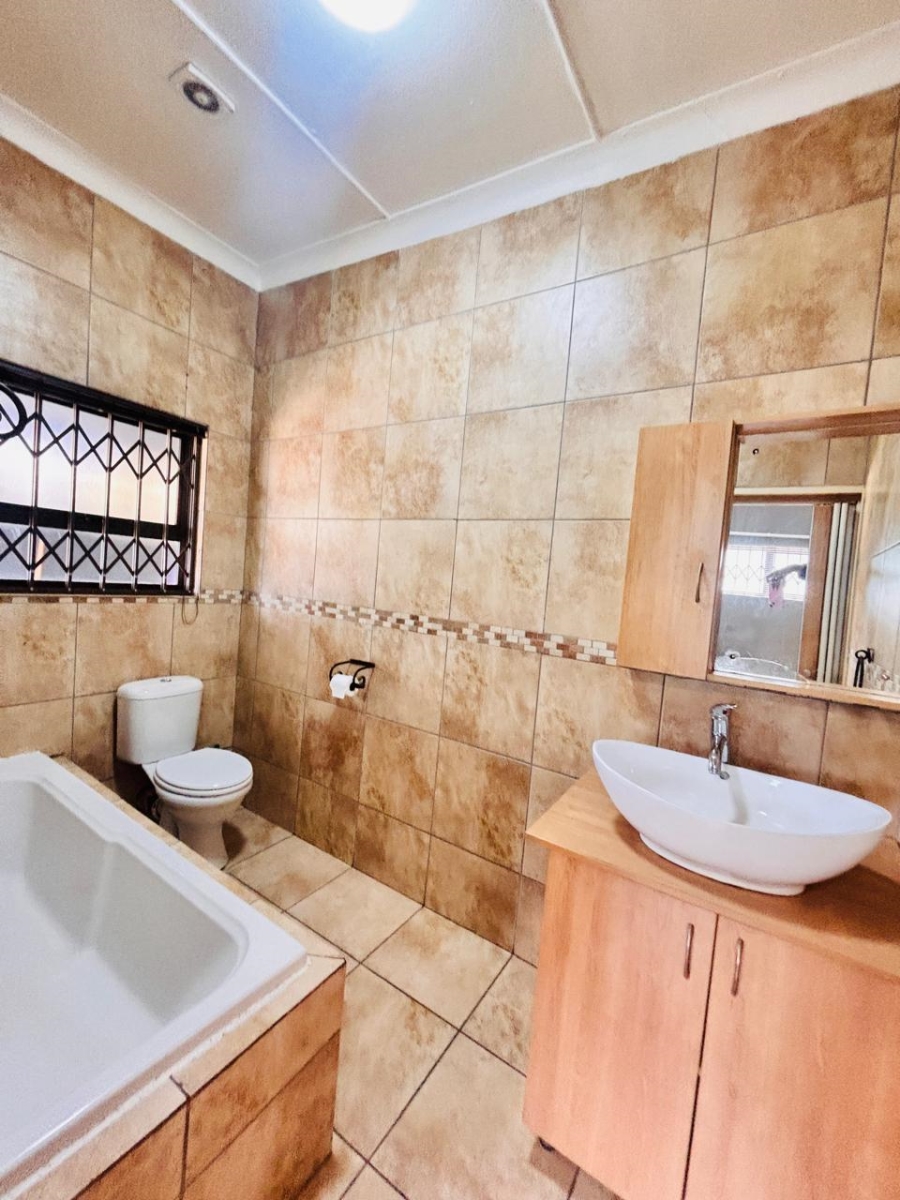 6 Bedroom Property for Sale in Krugersdorp West Gauteng
