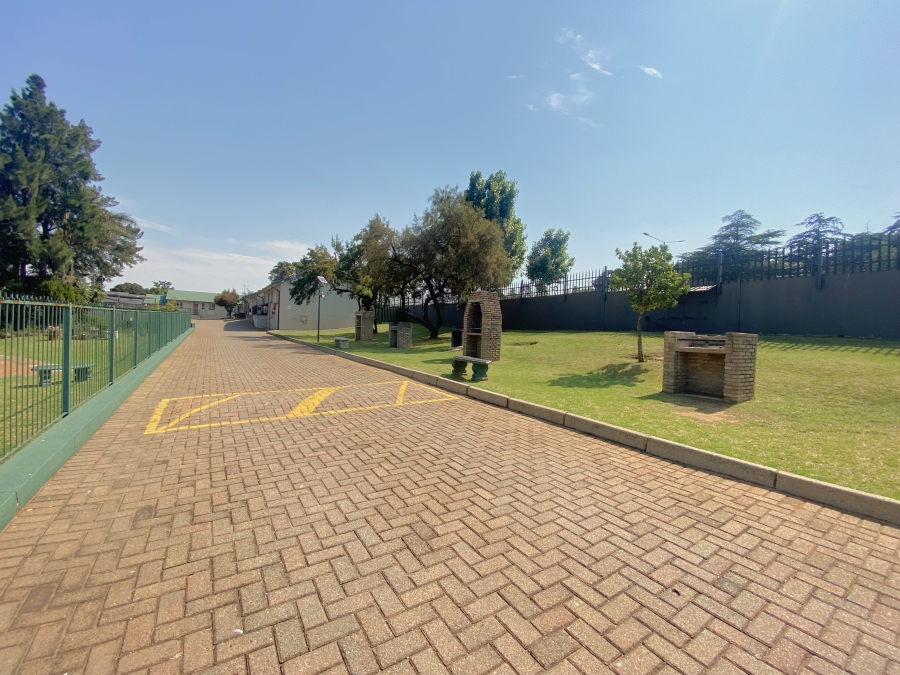 2 Bedroom Property for Sale in Krugersdorp North Gauteng