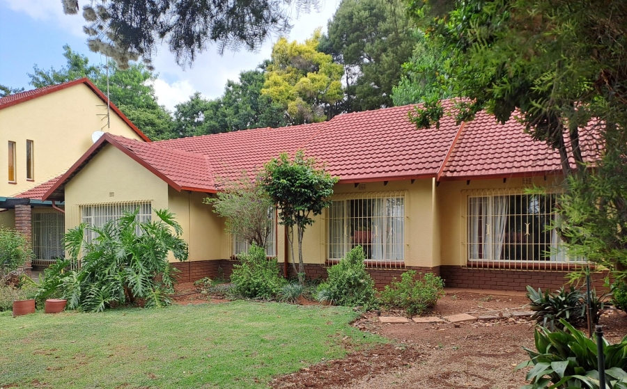 3 Bedroom Property for Sale in Wilro Park Gauteng