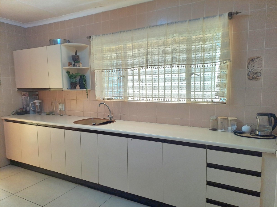 3 Bedroom Property for Sale in Wilro Park Gauteng