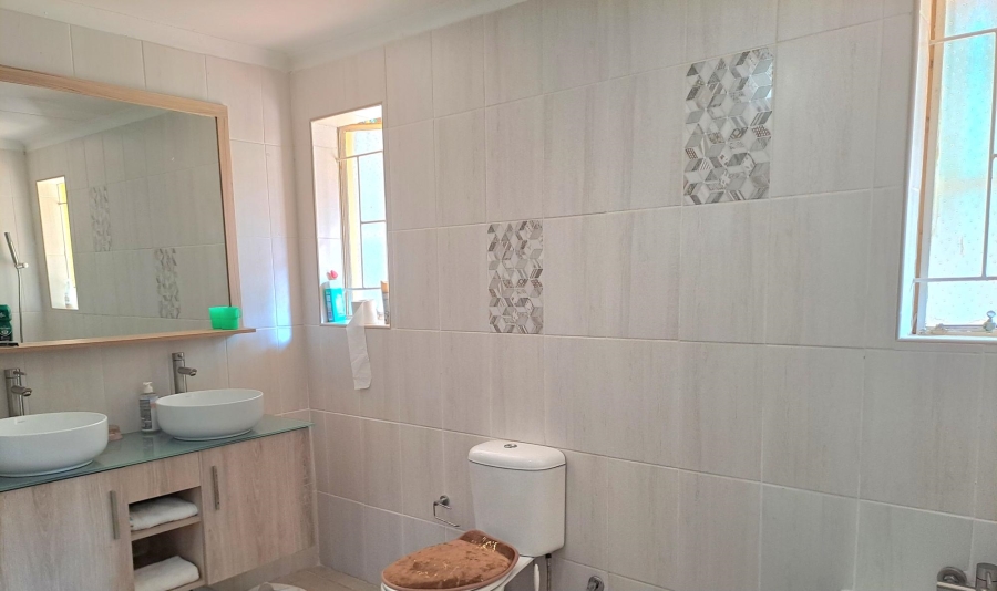 3 Bedroom Property for Sale in Wilro Park Gauteng