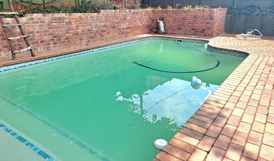 3 Bedroom Property for Sale in Wilro Park Gauteng