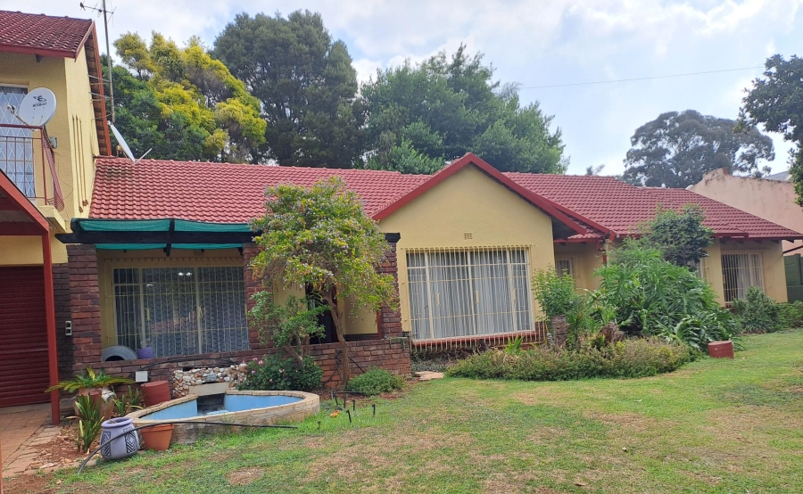 3 Bedroom Property for Sale in Wilro Park Gauteng