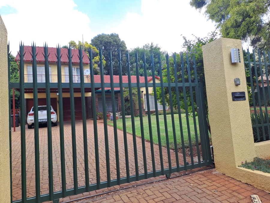 3 Bedroom Property for Sale in Wilro Park Gauteng