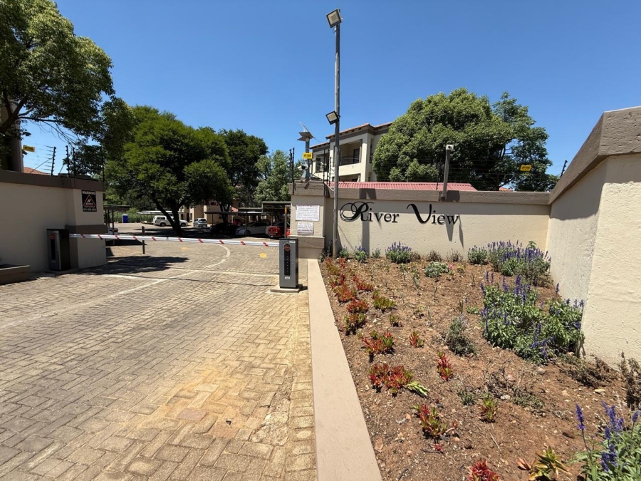 1 Bedroom Property for Sale in Weltevreden Park Gauteng