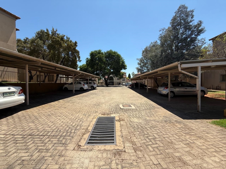 1 Bedroom Property for Sale in Weltevreden Park Gauteng