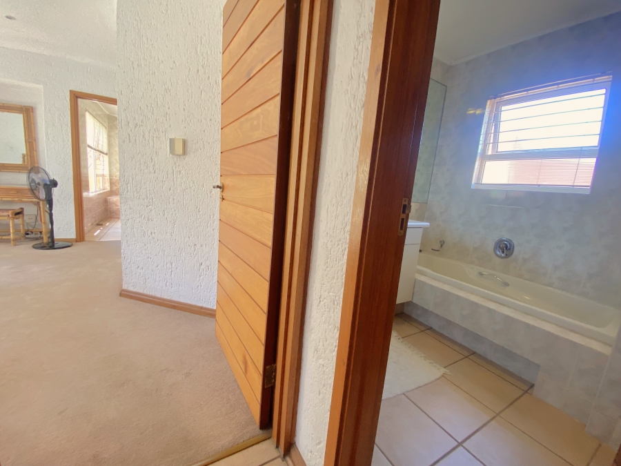 3 Bedroom Property for Sale in Monument Gauteng