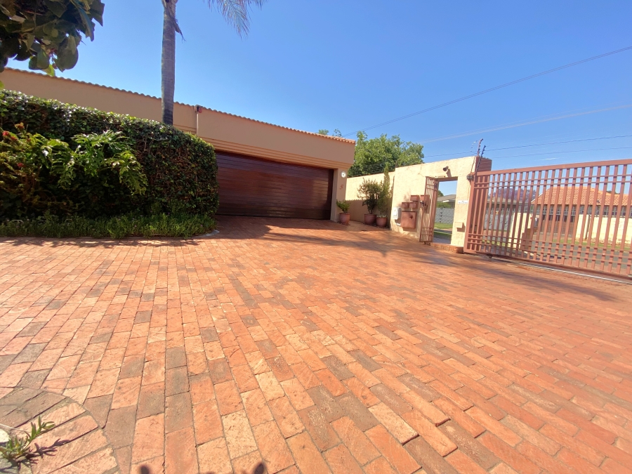 3 Bedroom Property for Sale in Monument Gauteng