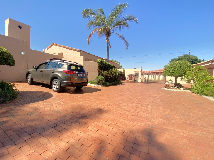 3 Bedroom Property for Sale in Monument Gauteng