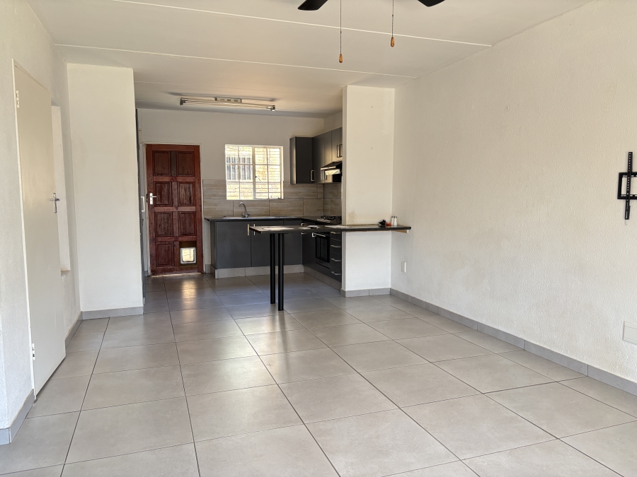 2 Bedroom Property for Sale in Wilgeheuwel Gauteng