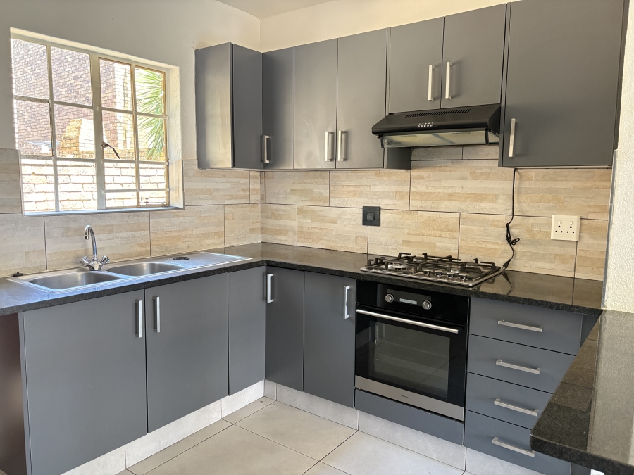 2 Bedroom Property for Sale in Wilgeheuwel Gauteng