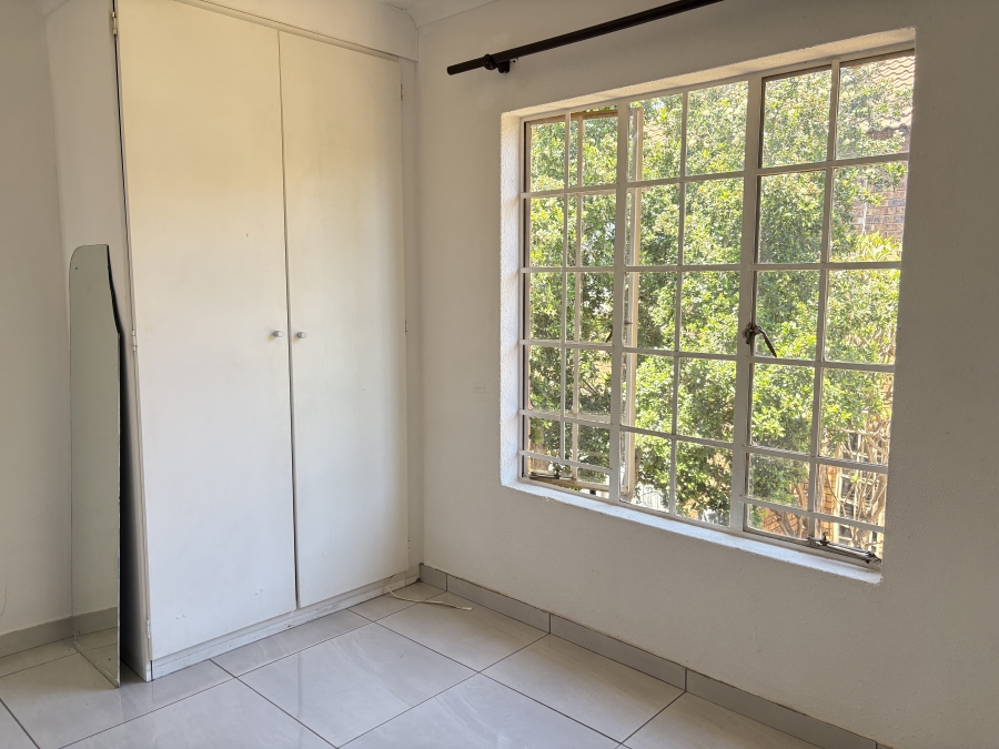 2 Bedroom Property for Sale in Wilgeheuwel Gauteng