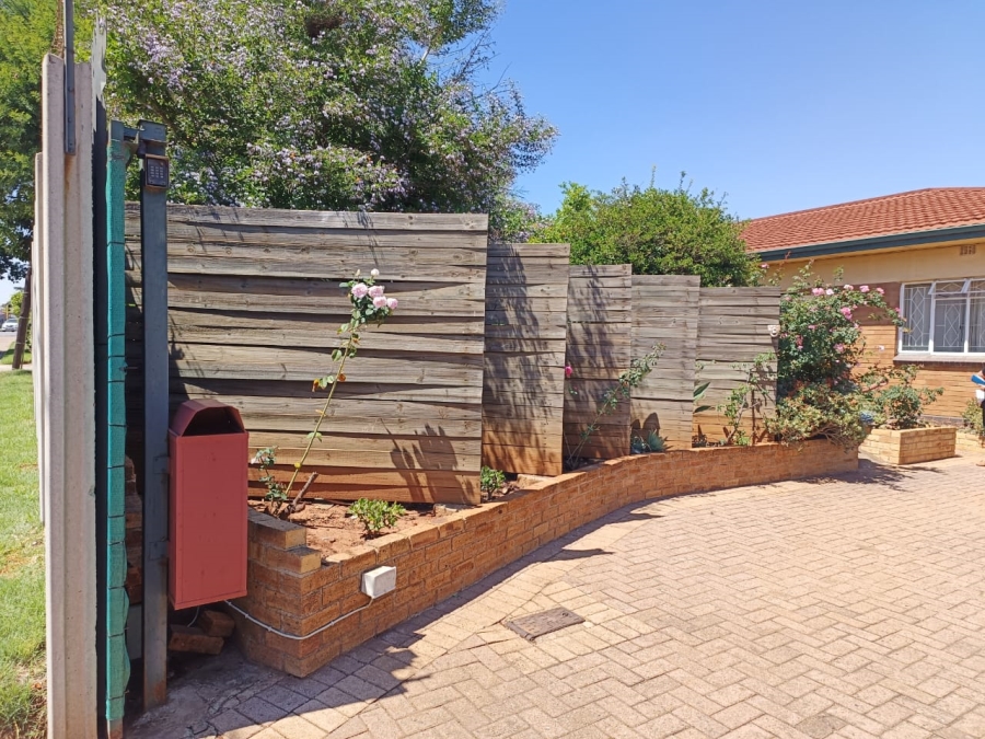 4 Bedroom Property for Sale in Homelake Gauteng