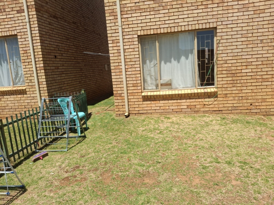 2 Bedroom Property for Sale in Greenhills Gauteng