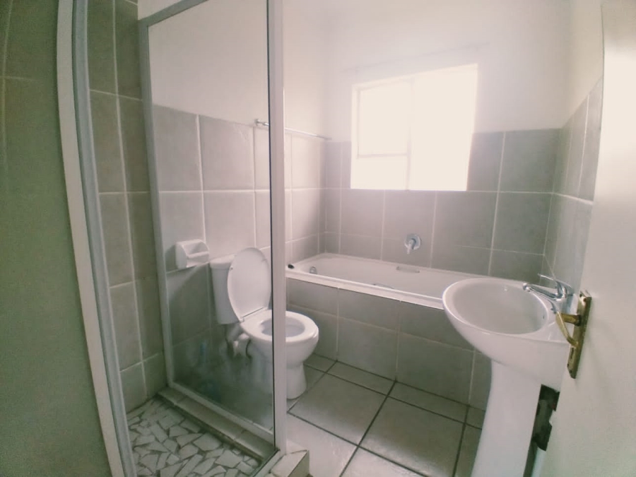 2 Bedroom Property for Sale in Fairland Gauteng