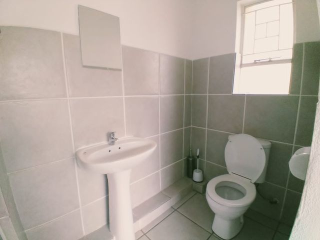 2 Bedroom Property for Sale in Fairland Gauteng