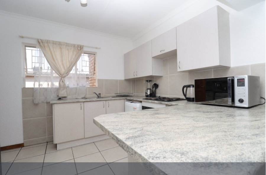 2 Bedroom Property for Sale in Fairland Gauteng