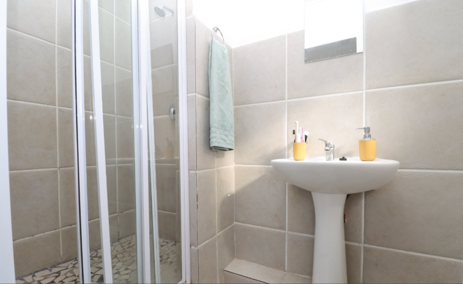 2 Bedroom Property for Sale in Fairland Gauteng