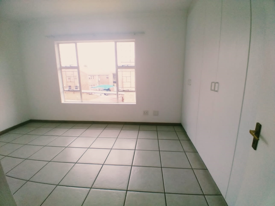 2 Bedroom Property for Sale in Fairland Gauteng