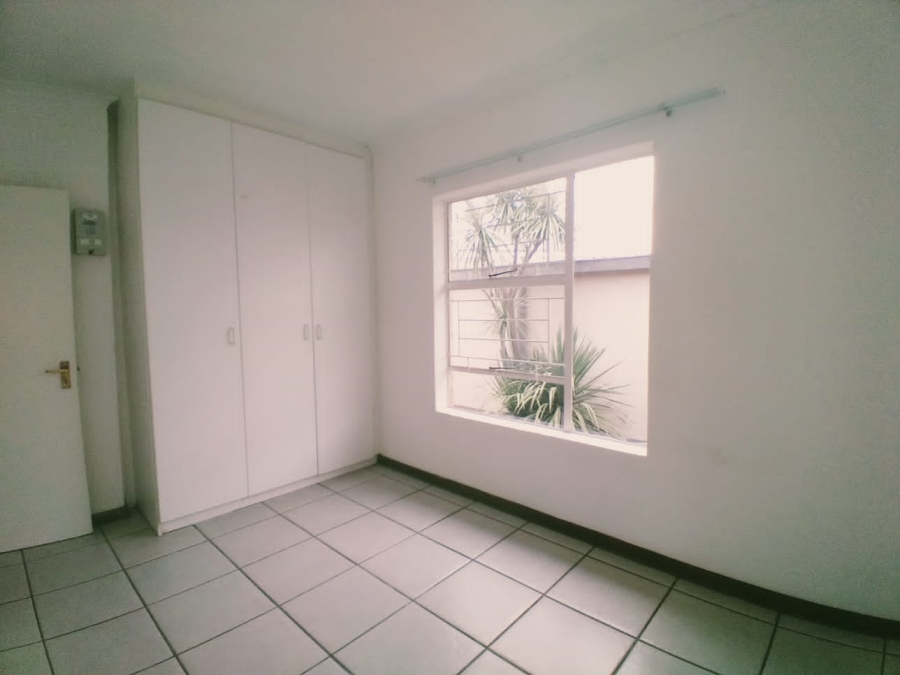 2 Bedroom Property for Sale in Fairland Gauteng