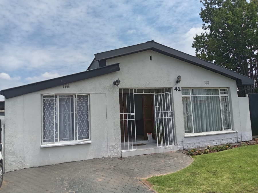 4 Bedroom Property for Sale in Sophiatown Gauteng