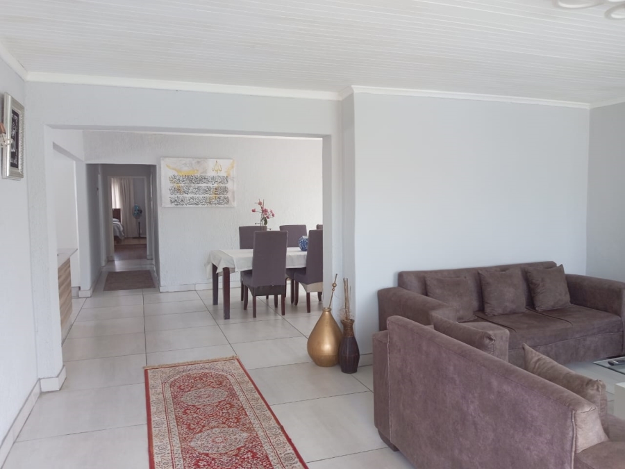 4 Bedroom Property for Sale in Sophiatown Gauteng