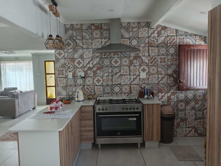 4 Bedroom Property for Sale in Sophiatown Gauteng