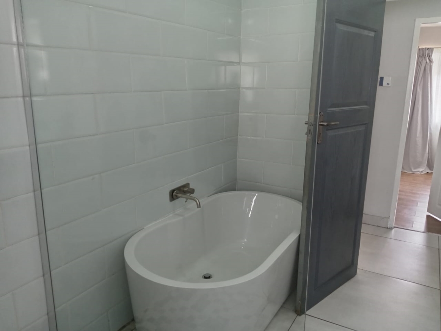 4 Bedroom Property for Sale in Sophiatown Gauteng