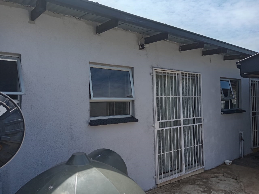4 Bedroom Property for Sale in Sophiatown Gauteng