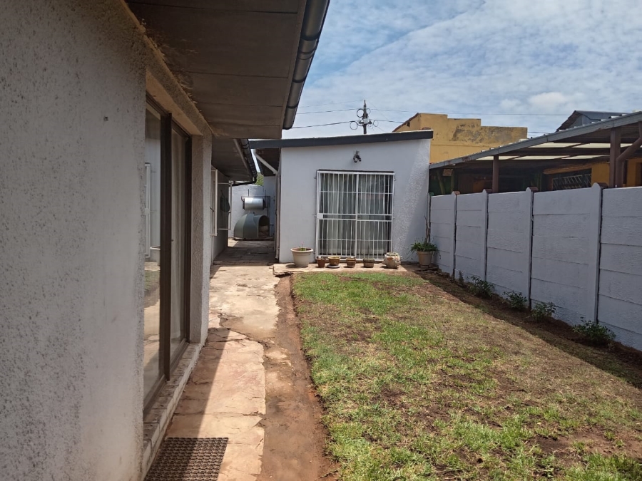 4 Bedroom Property for Sale in Sophiatown Gauteng