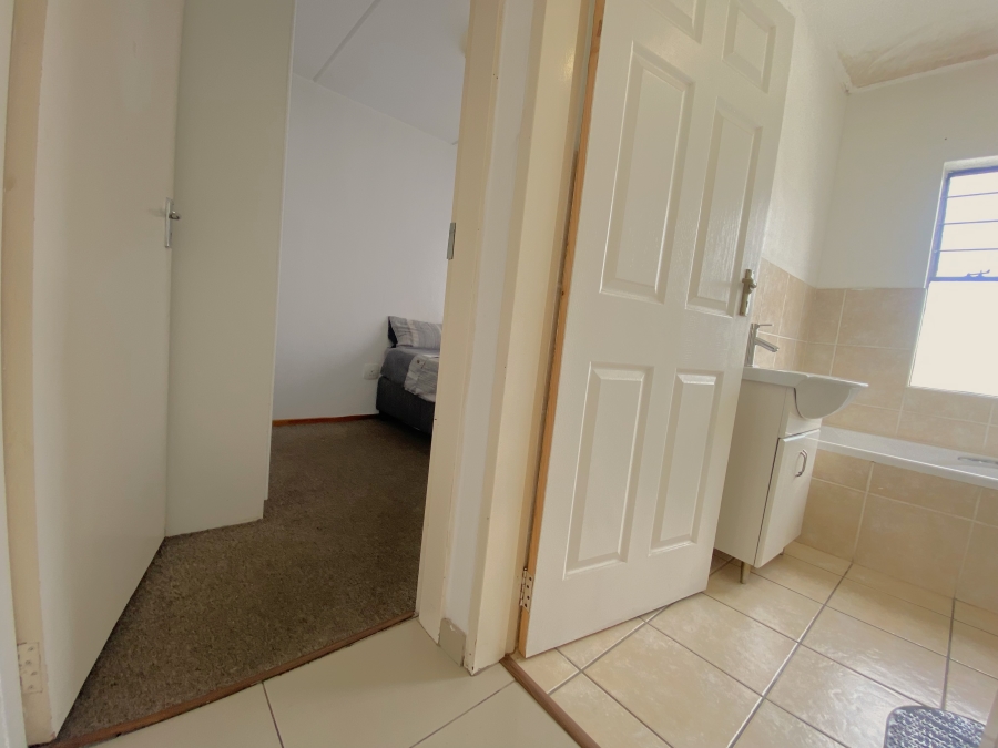 2 Bedroom Property for Sale in Weltevreden Park Gauteng