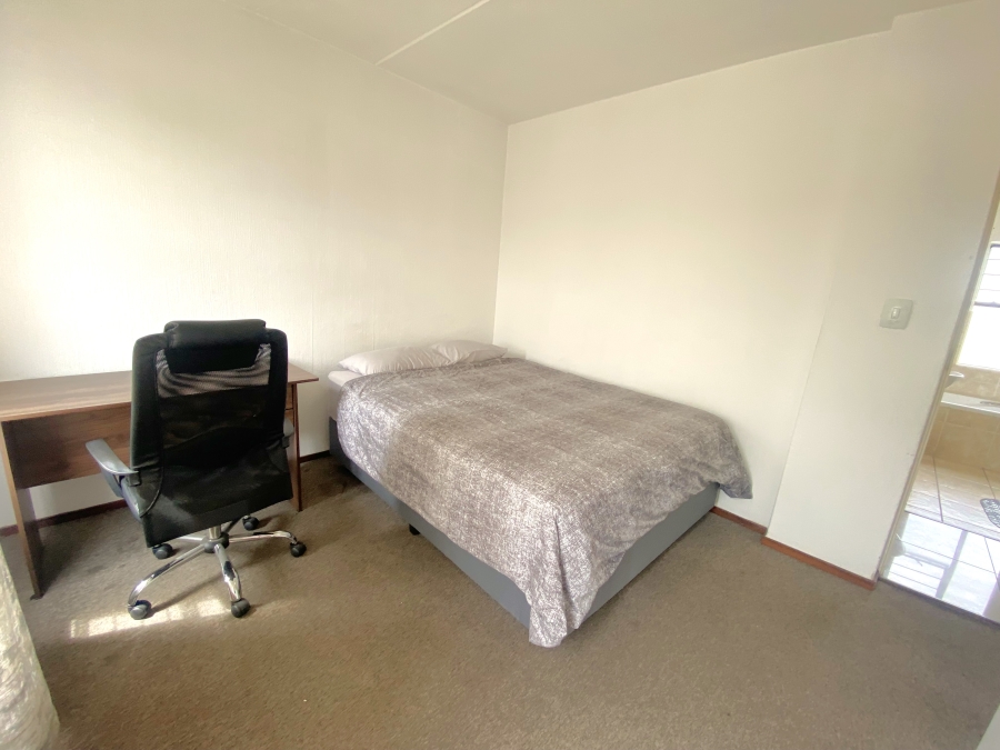 2 Bedroom Property for Sale in Weltevreden Park Gauteng