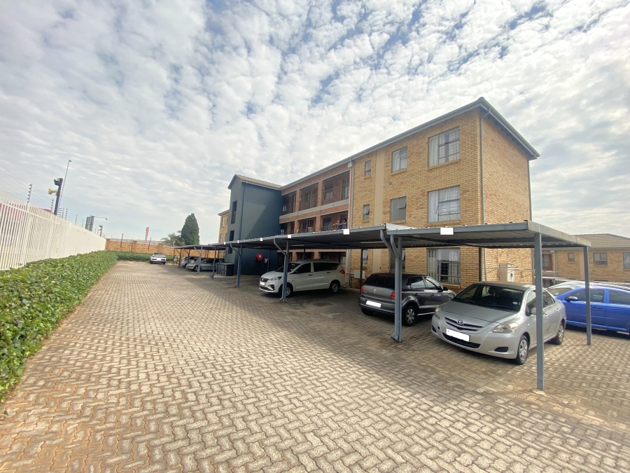 2 Bedroom Property for Sale in Weltevreden Park Gauteng