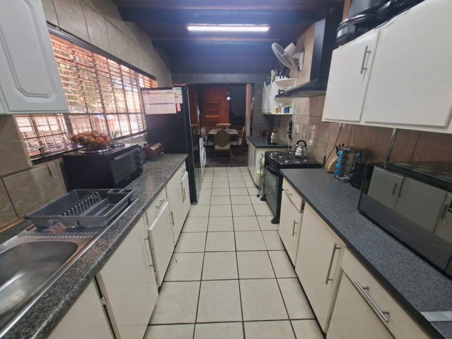 5 Bedroom Property for Sale in Krugersdorp North Gauteng