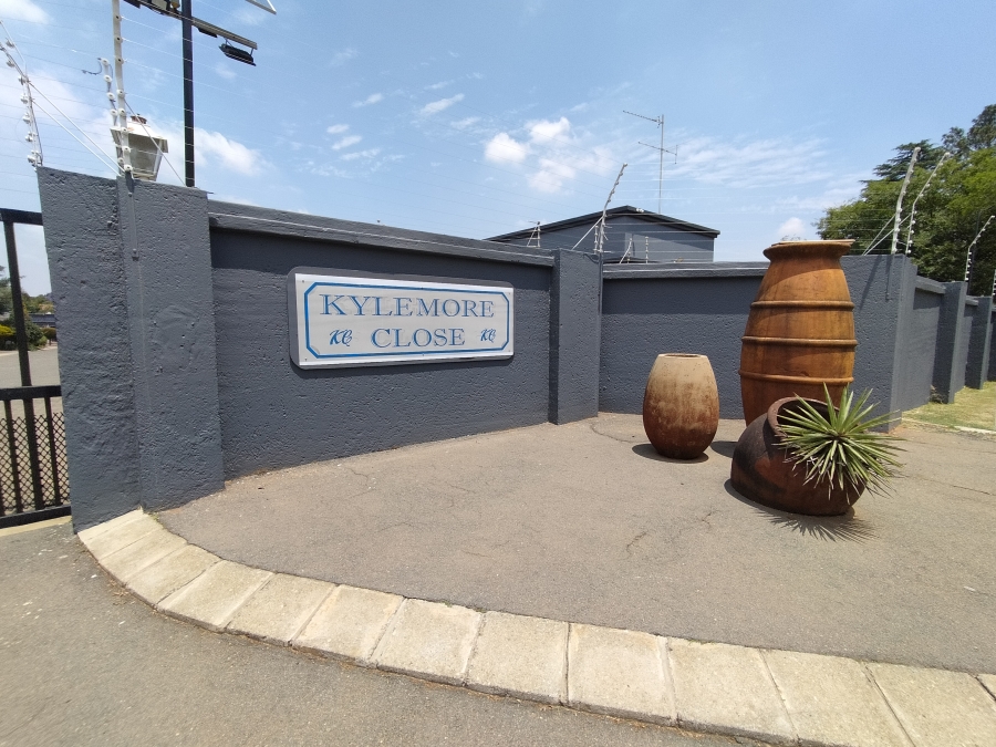 4 Bedroom Property for Sale in Florida Park Gauteng