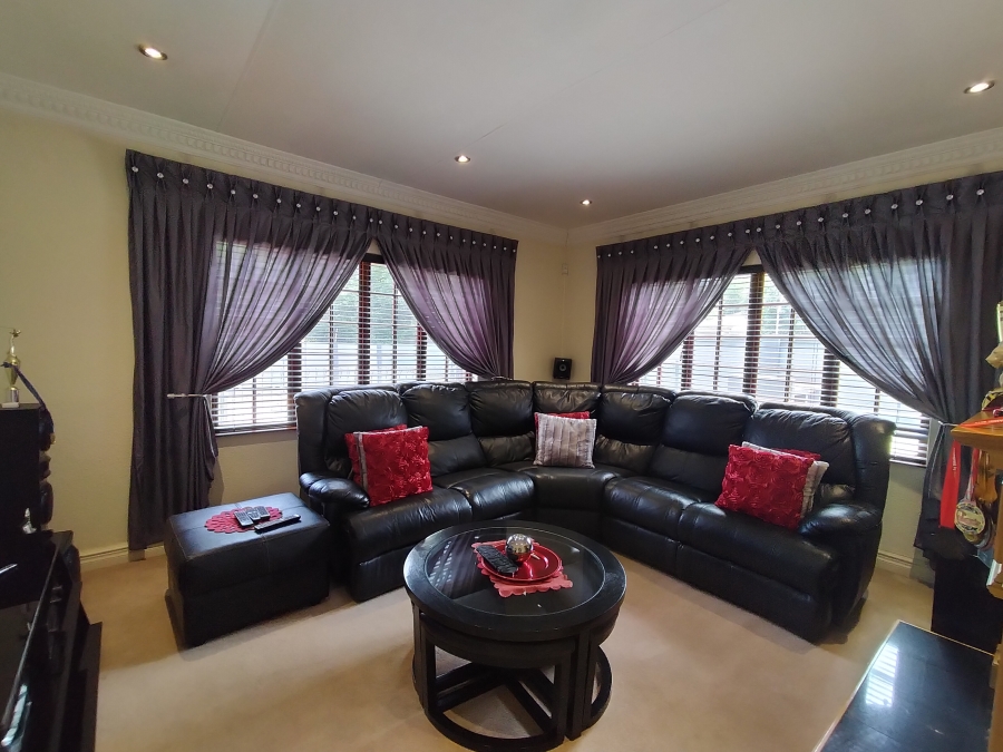 4 Bedroom Property for Sale in Florida Park Gauteng