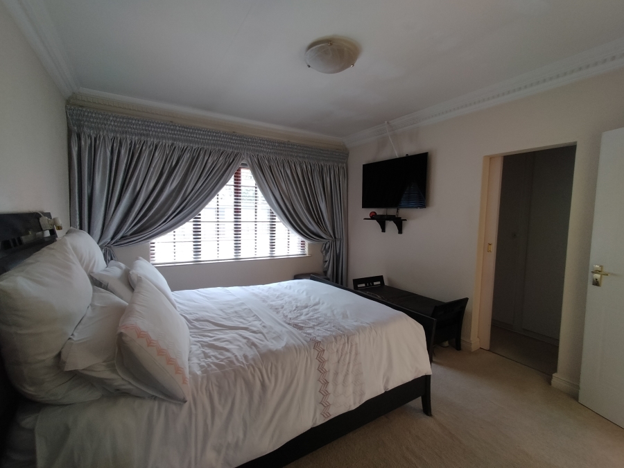 4 Bedroom Property for Sale in Florida Park Gauteng