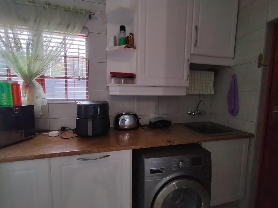 4 Bedroom Property for Sale in Florida Park Gauteng