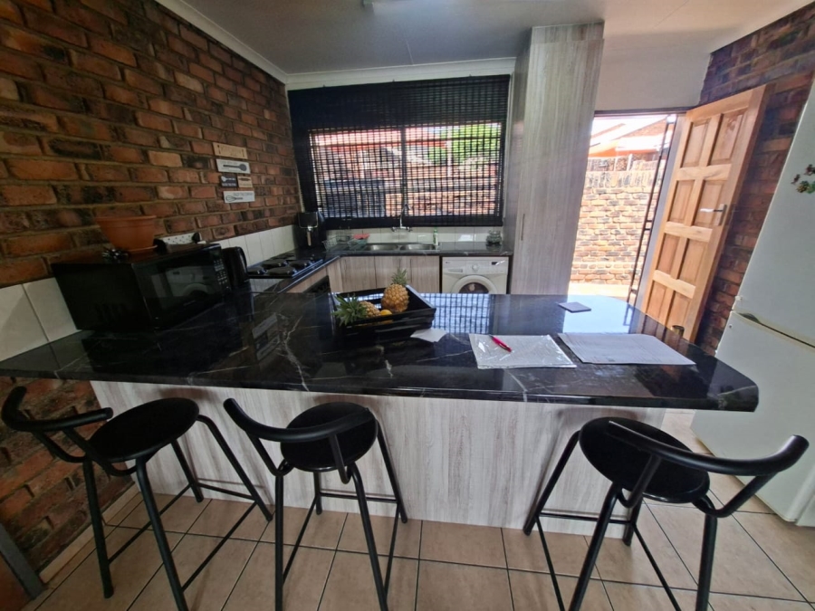 3 Bedroom Property for Sale in Rangeview Gauteng