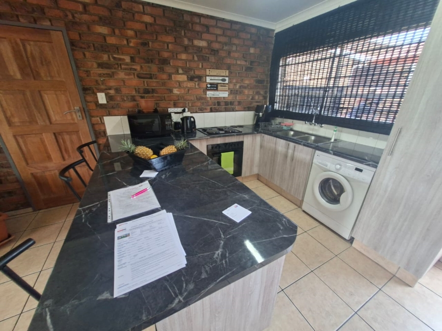 3 Bedroom Property for Sale in Rangeview Gauteng