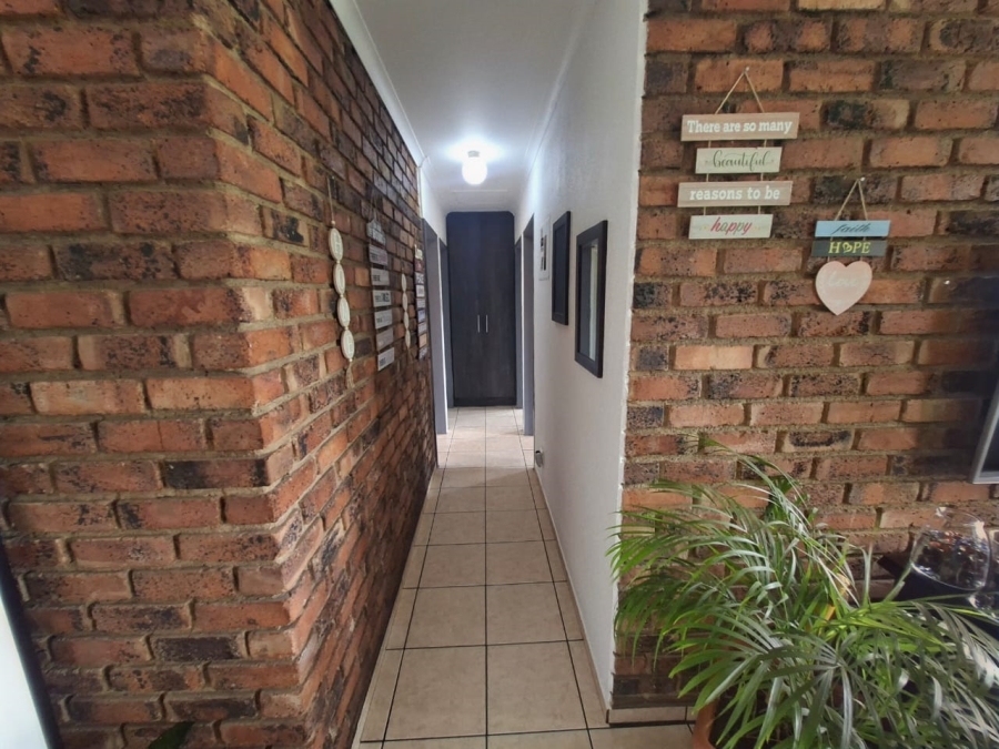 3 Bedroom Property for Sale in Rangeview Gauteng