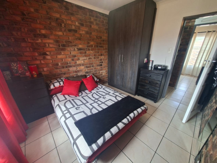 3 Bedroom Property for Sale in Rangeview Gauteng