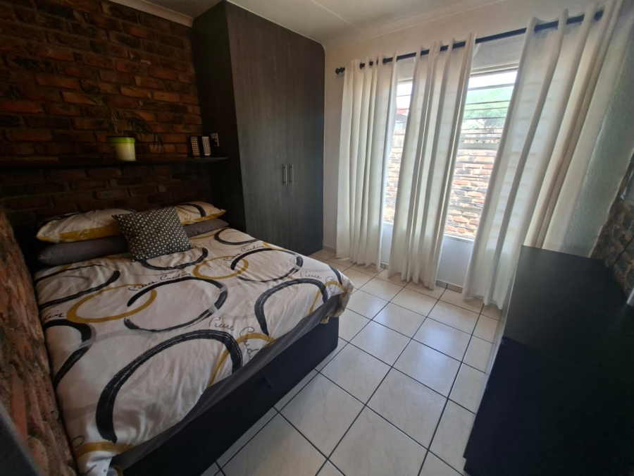 3 Bedroom Property for Sale in Rangeview Gauteng