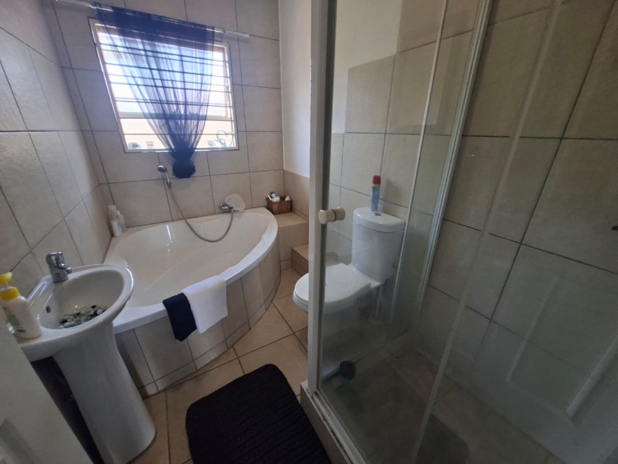 3 Bedroom Property for Sale in Rangeview Gauteng