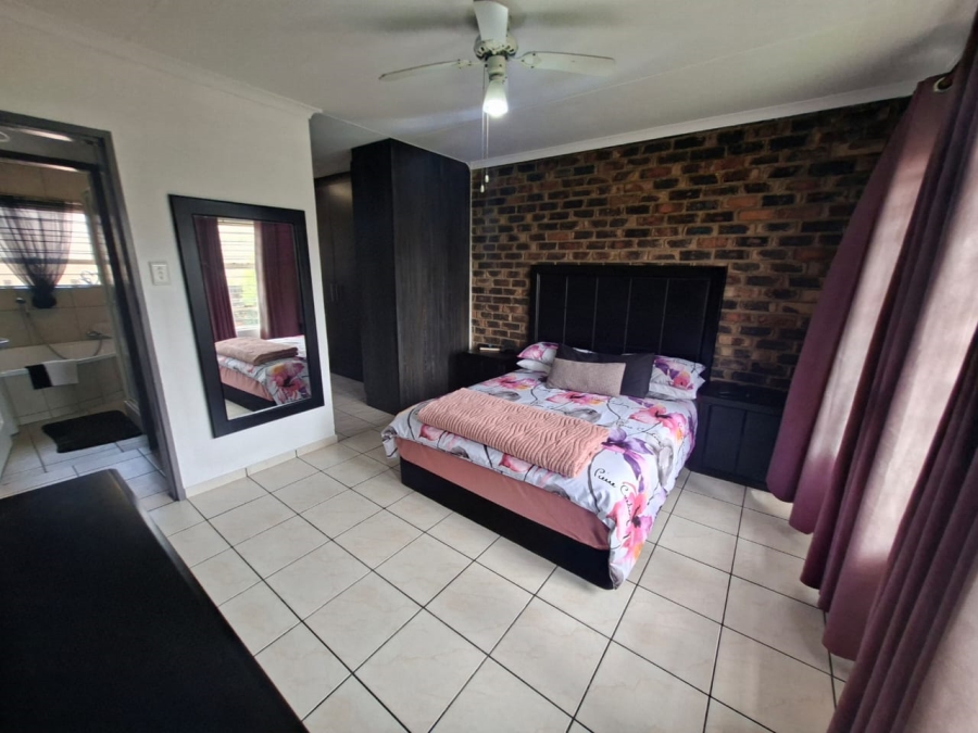 3 Bedroom Property for Sale in Rangeview Gauteng