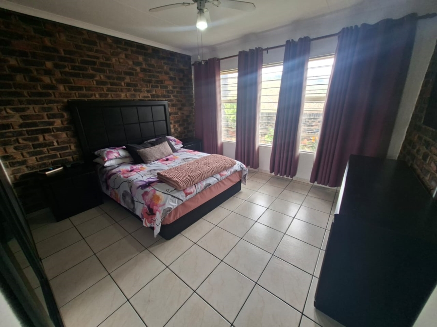 3 Bedroom Property for Sale in Rangeview Gauteng