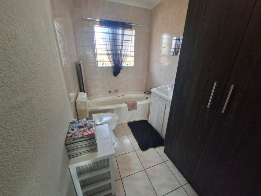 3 Bedroom Property for Sale in Rangeview Gauteng